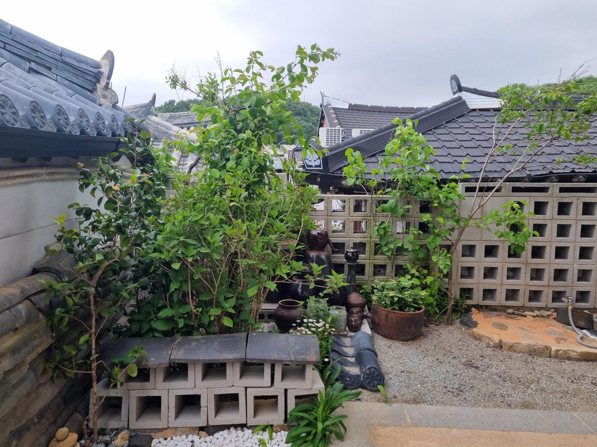 Sarangroo Jeonju Exterior foto
