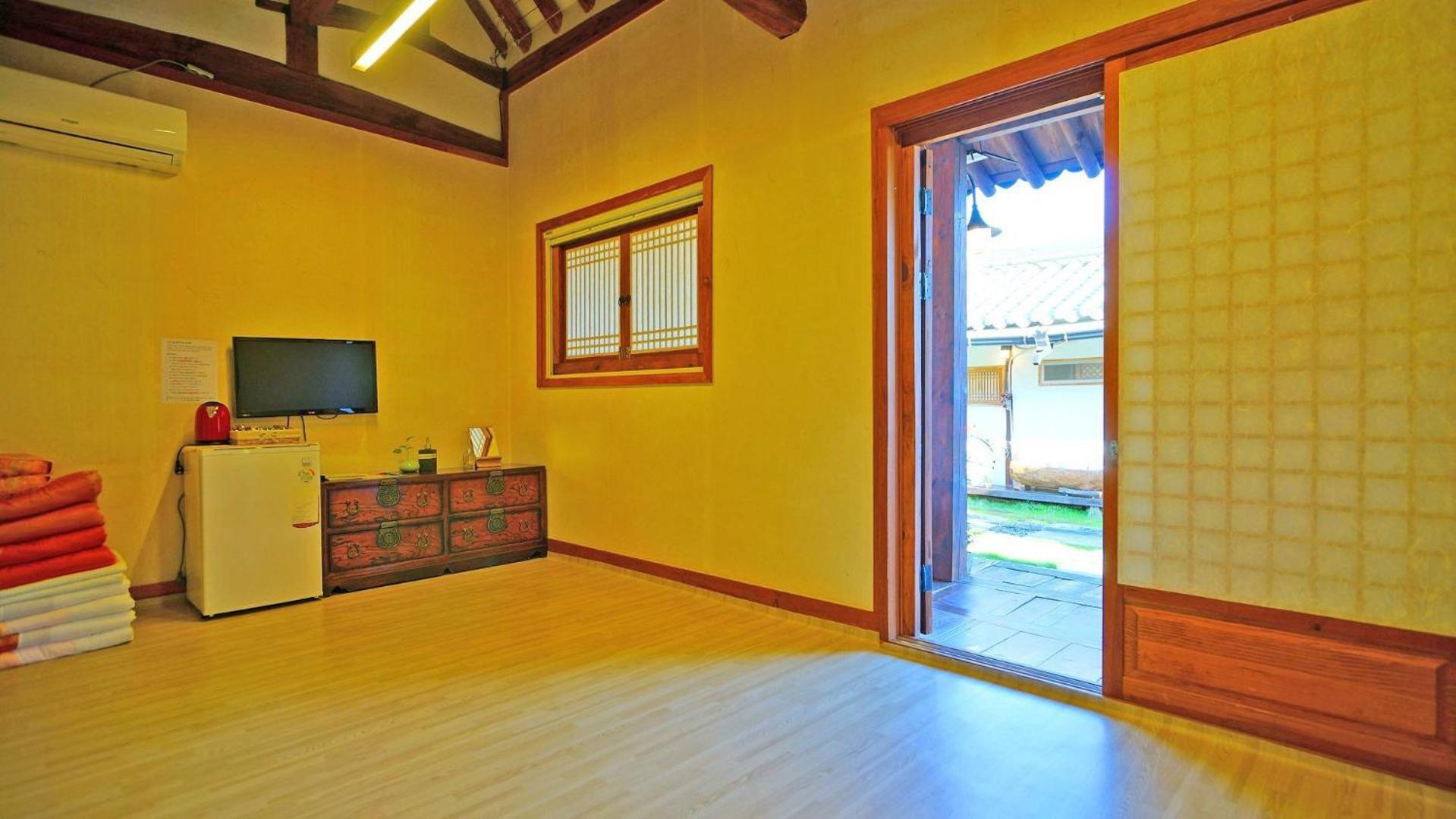 Sarangroo Jeonju Exterior foto