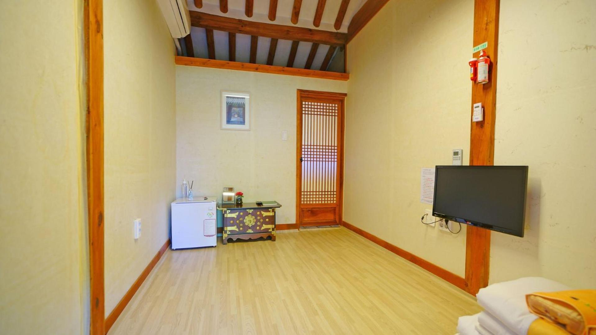 Sarangroo Jeonju Exterior foto