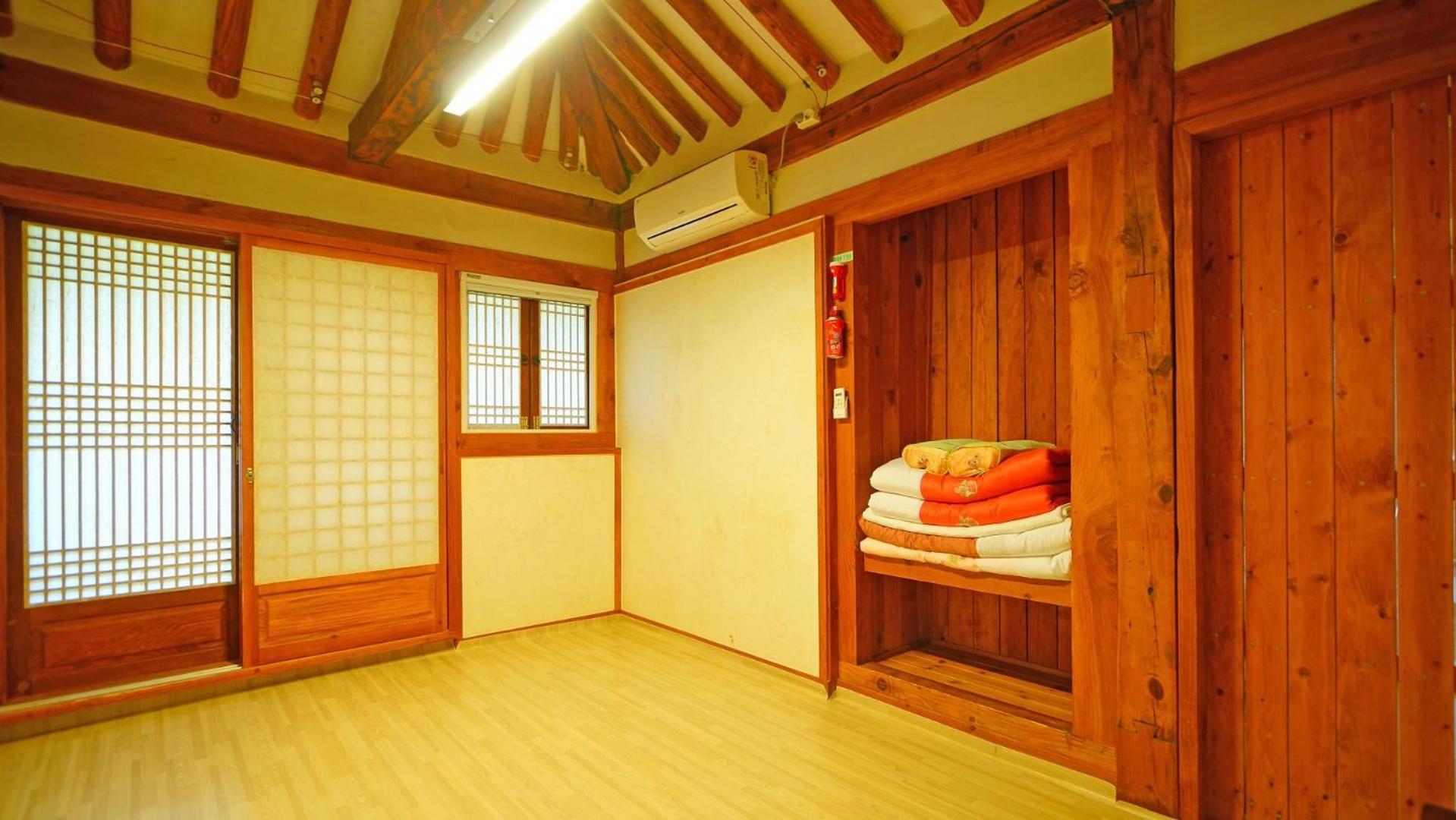 Sarangroo Jeonju Exterior foto