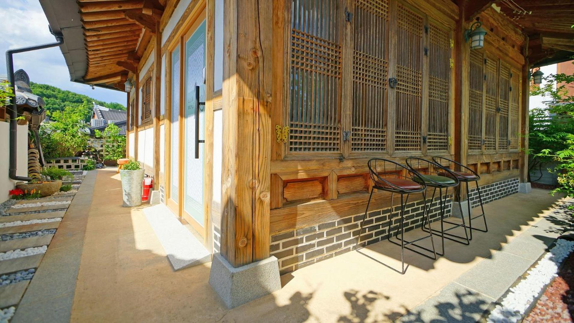 Sarangroo Jeonju Exterior foto